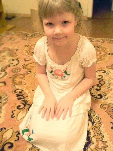 Дочка в обновлённом платье