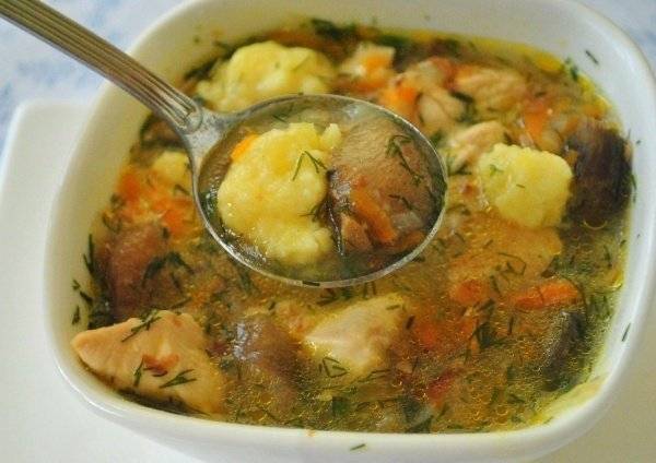 Суп с гречкой и картофельными галушками